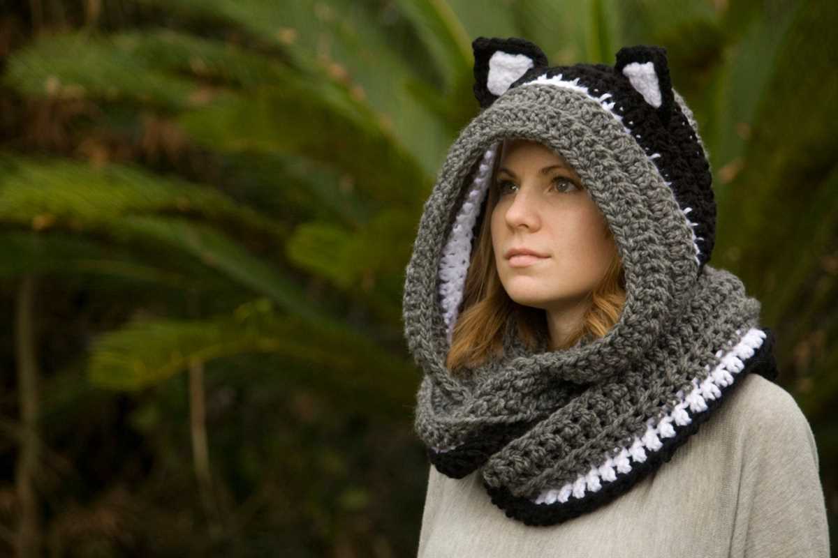 Knitting pattern for hat with scarf attached