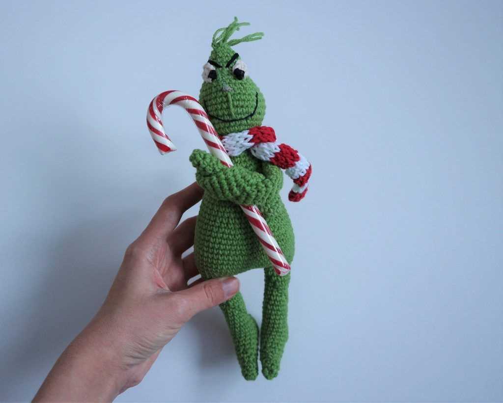 Knitting pattern for the grinch