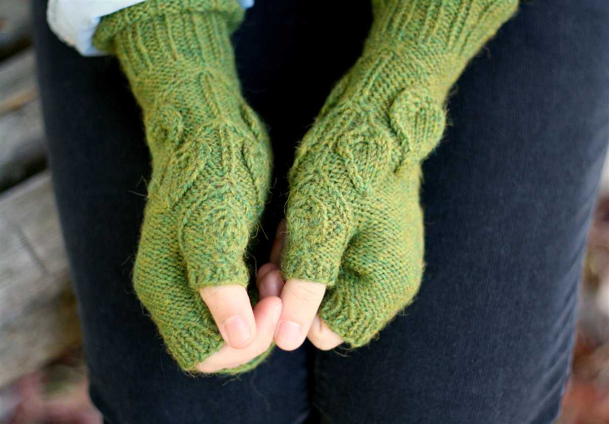 Knitting pattern for wrist warmers with thumb