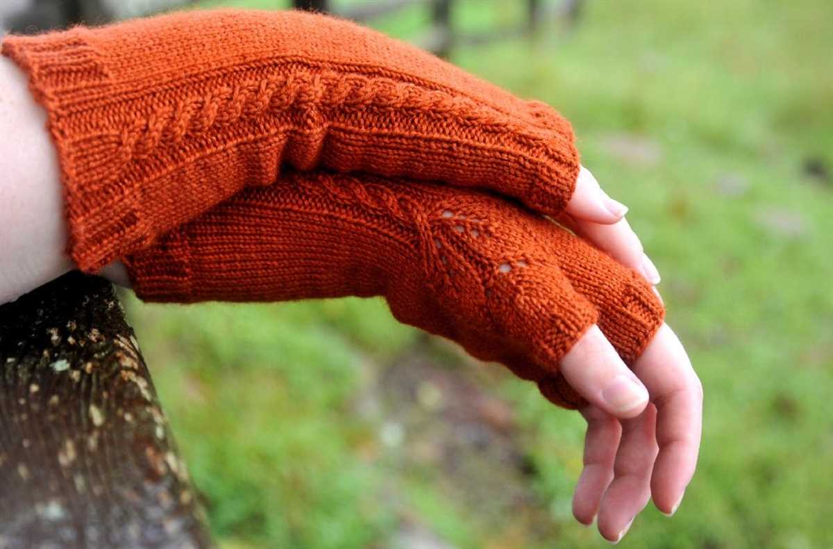 Knitting pattern for wrist warmers with thumb