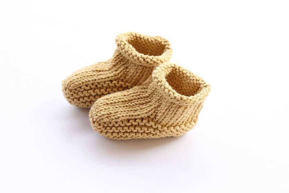 Knitting patterns for baby booties