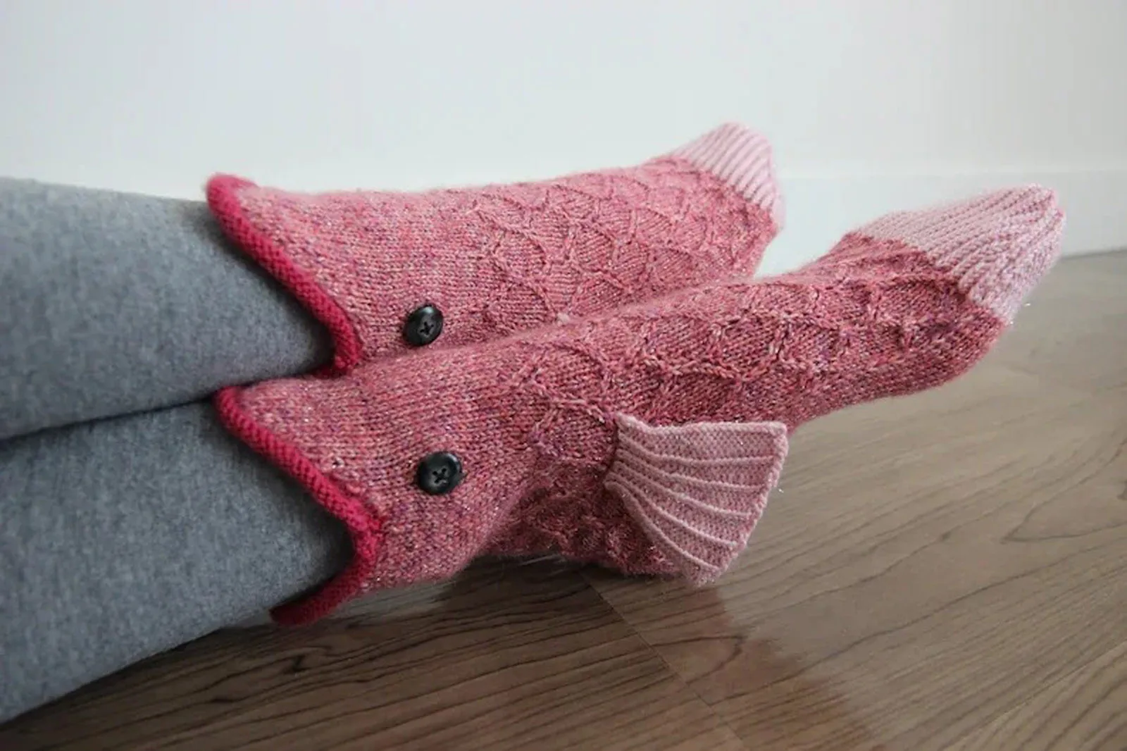 Knitting pattern crocodile socks