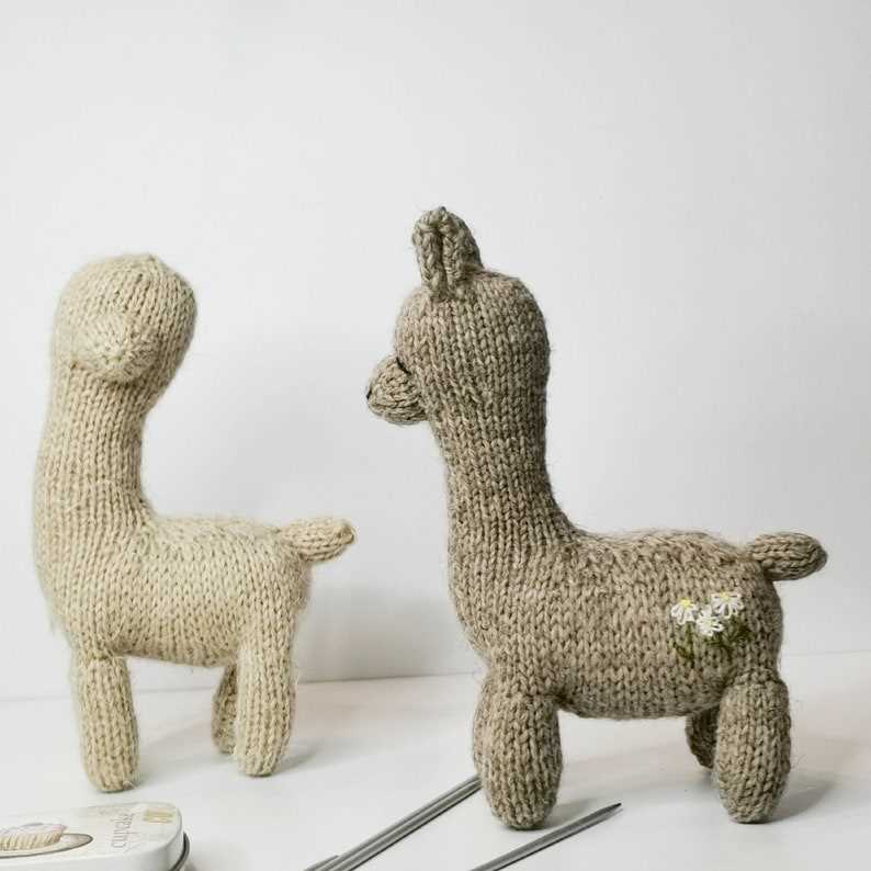 Knitting pattern for alpaca toy