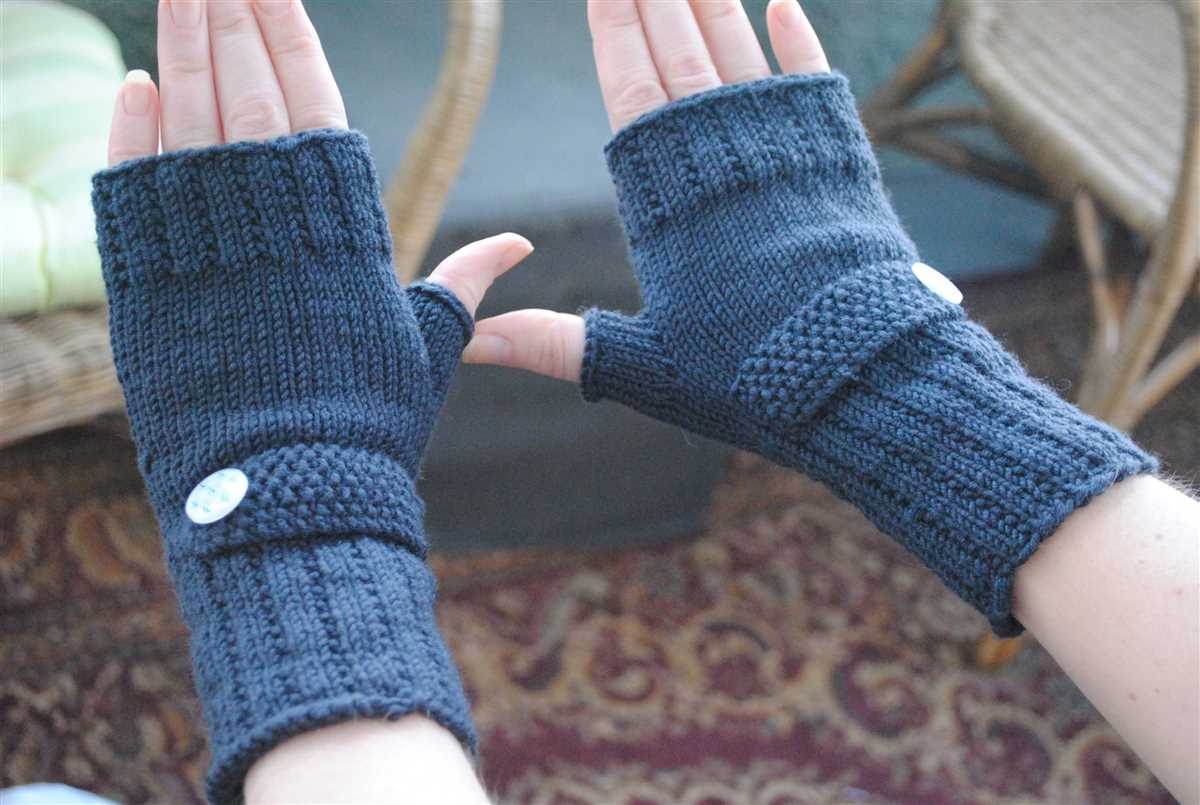 Knitting pattern for fingerless gloves with thumb