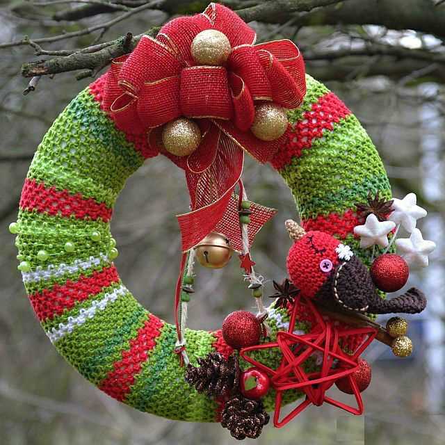 Knitting patterns for christmas wreaths