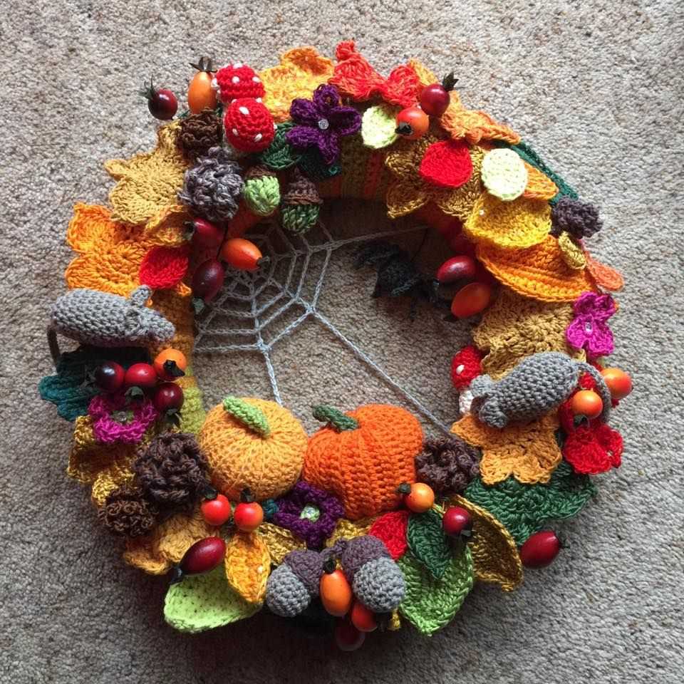 Knitting patterns for christmas wreaths