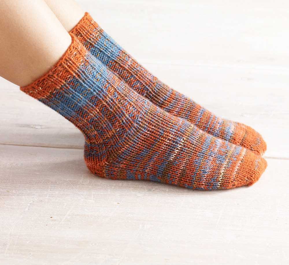 Men's ribbed socks knitting pattern