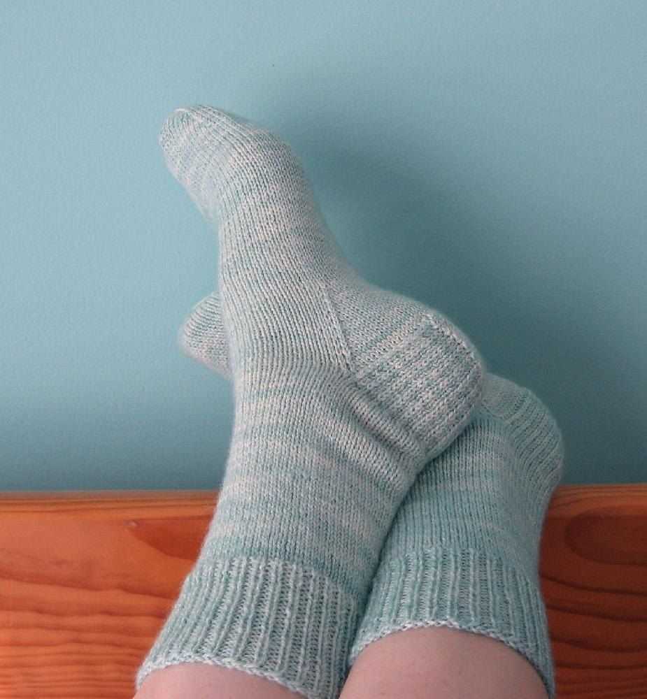 Men's ribbed socks knitting pattern