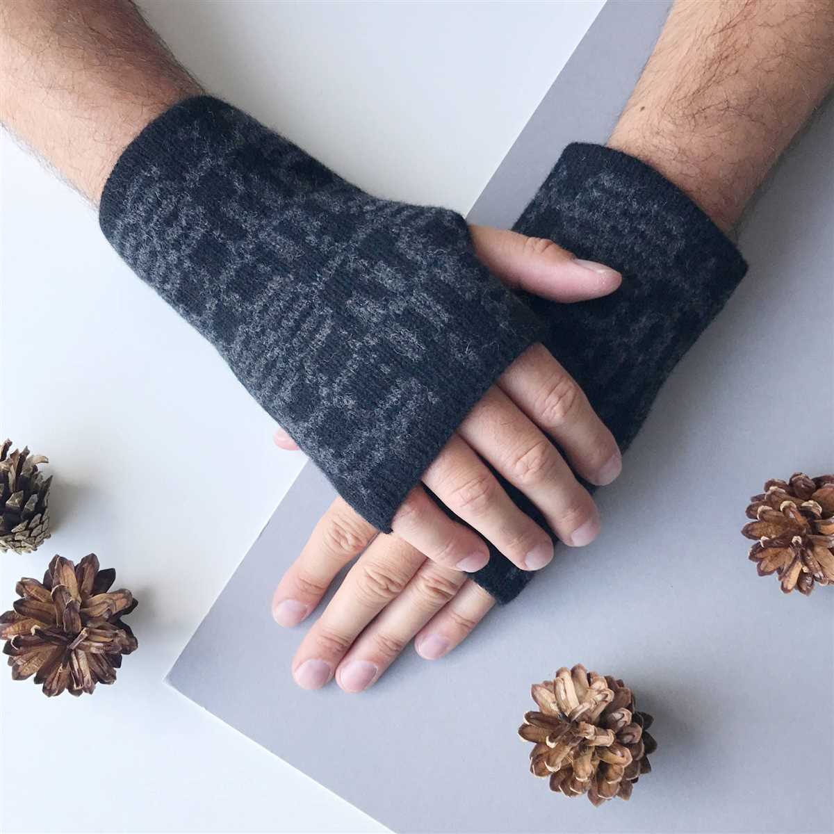 Men's half finger gloves knitting pattern free