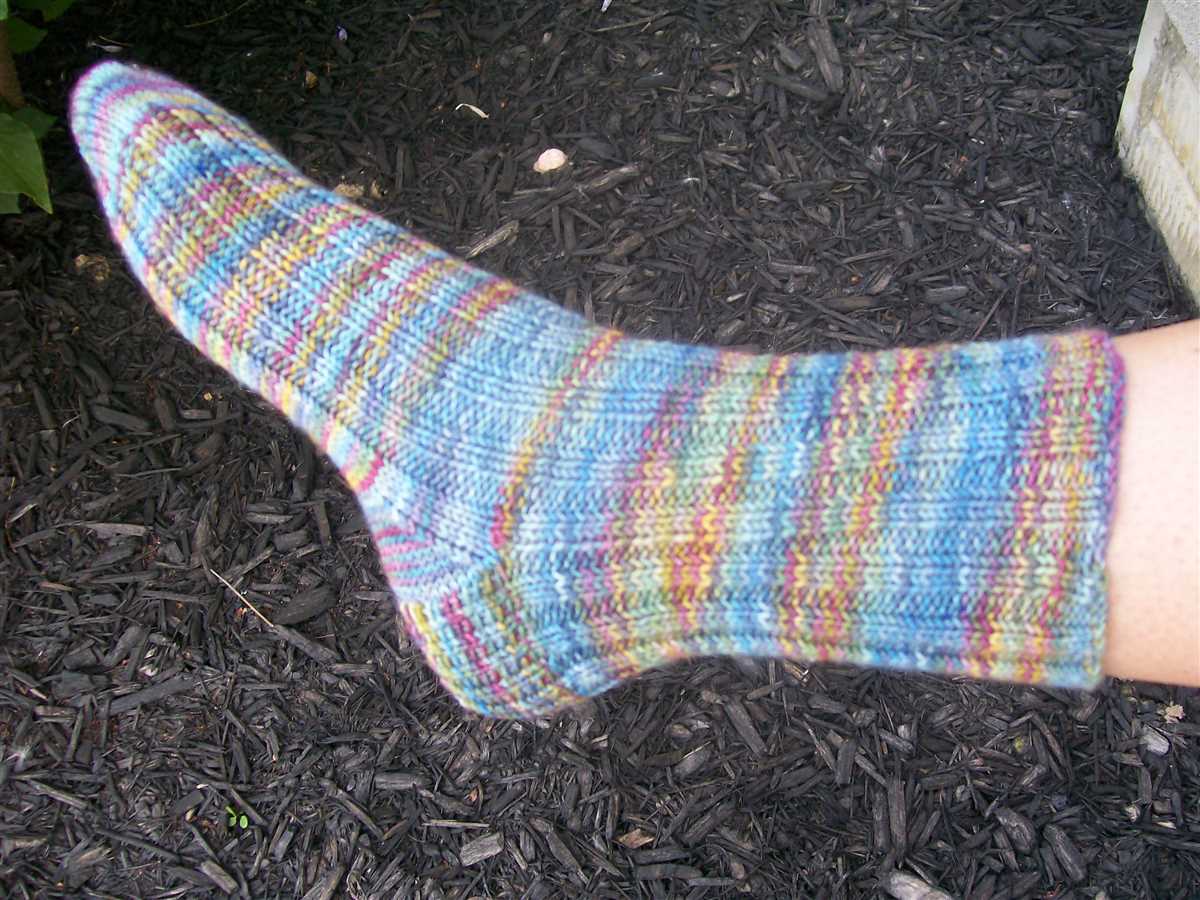 Men's ribbed socks knitting pattern