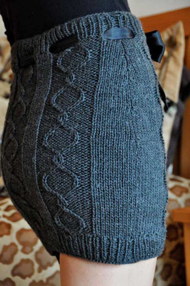 Mini skirt knitting pattern