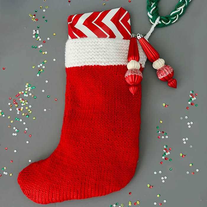 Mini xmas stocking knitting pattern