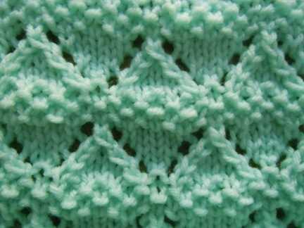 Moss diamond knitting pattern