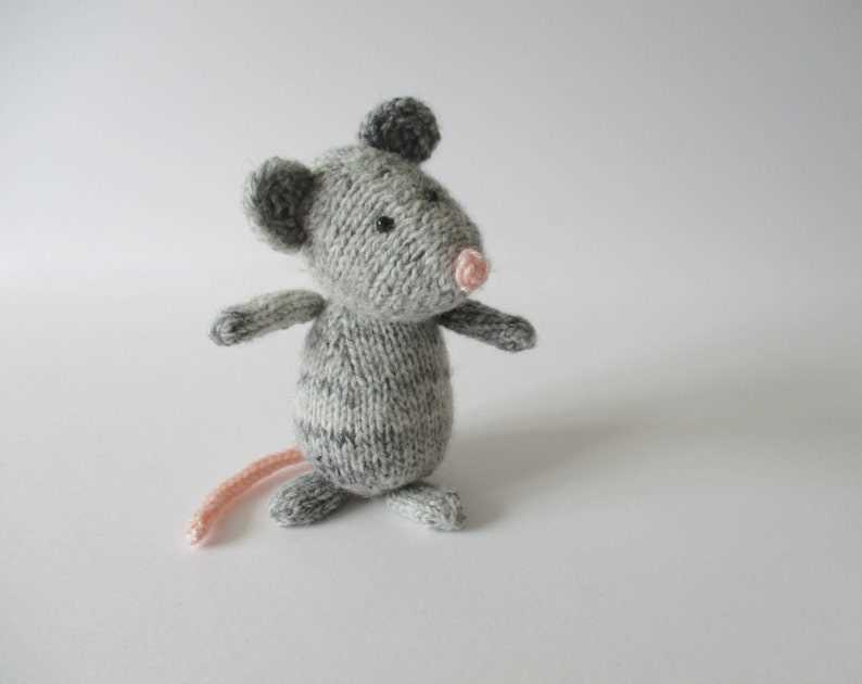 Mouse knit pattern