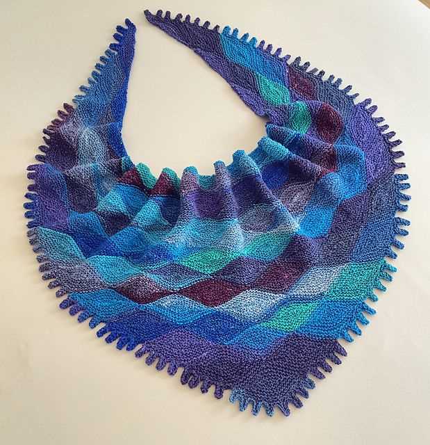 Pattern knit scarf