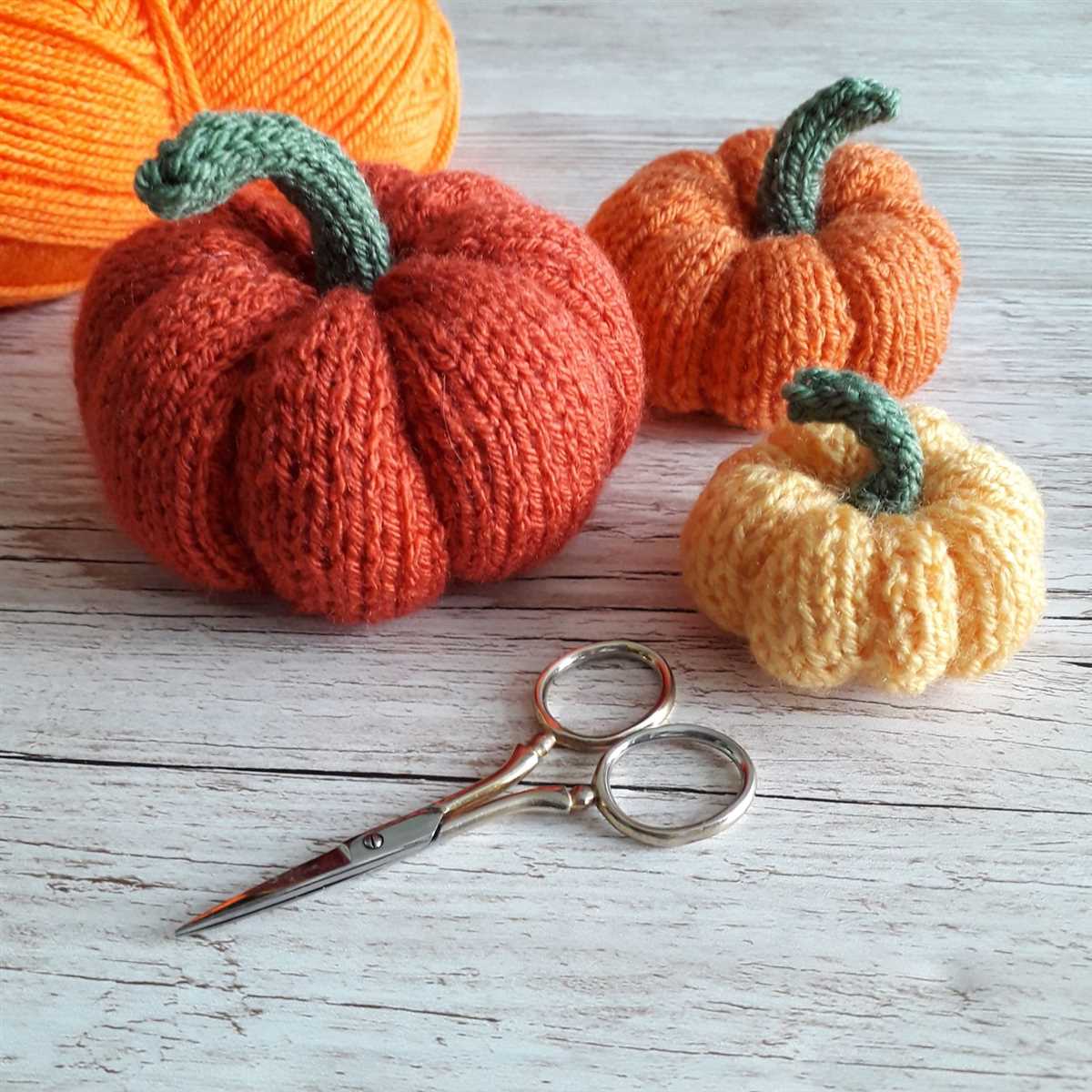 Pumpkin pattern knitting