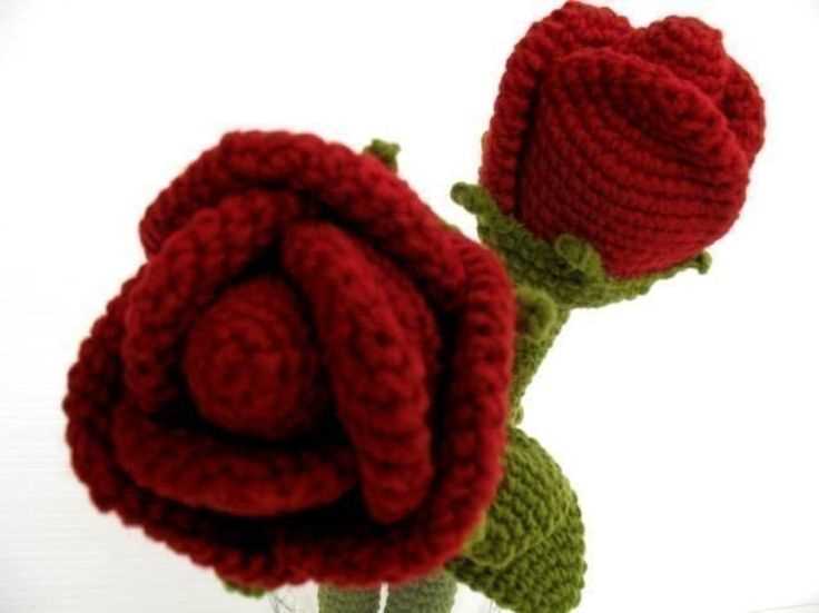 Small knitted flower pattern