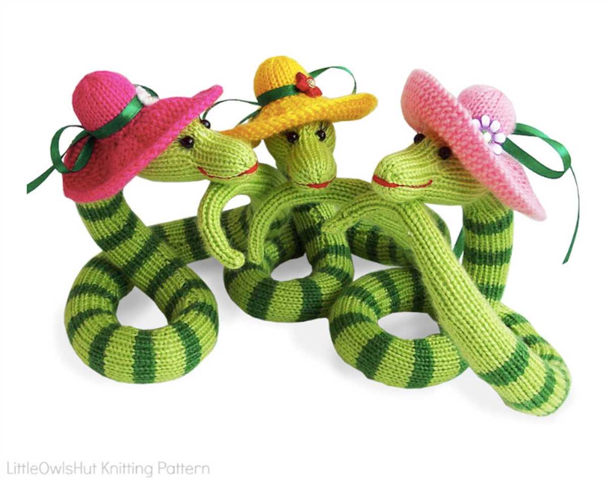 Small knitted snake pattern free