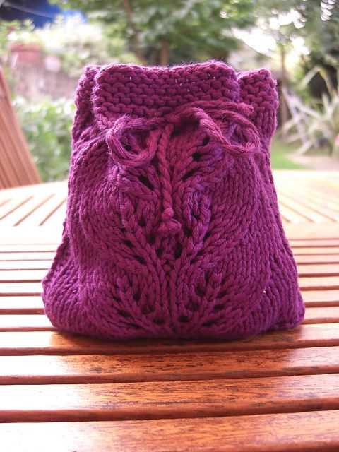 Small knitted bag pattern