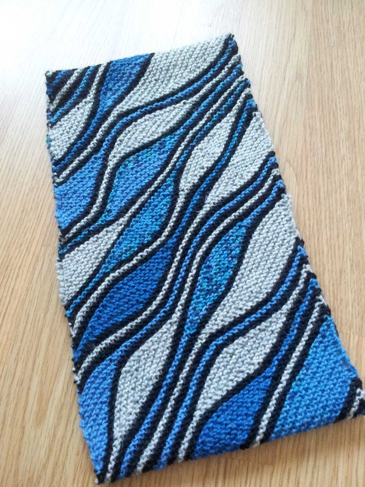 Wave scarf knitting pattern