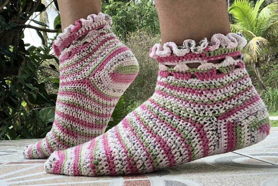 Woolen socks knitting pattern