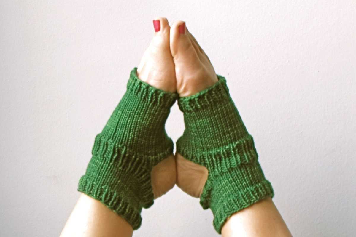 Yoga sock knitting pattern