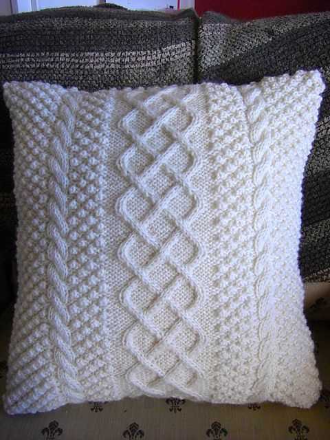 Aran cushion cover knitting pattern