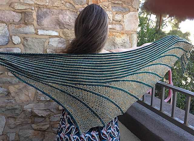 Asymmetrical knitted shawl pattern