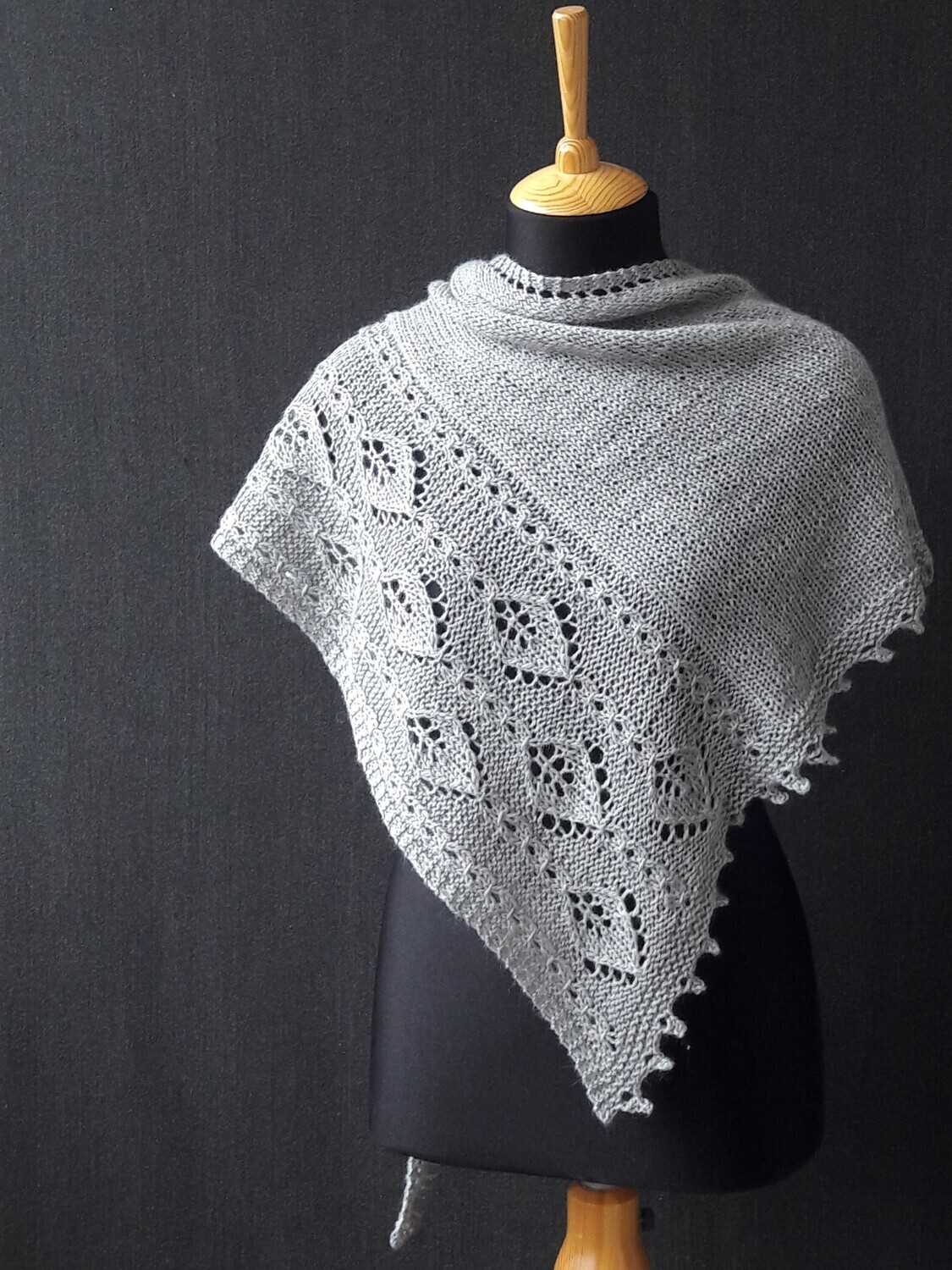 Asymmetrical triangle shawl knitting pattern