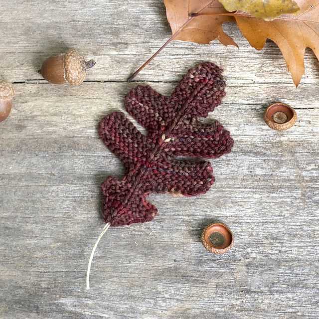 Autumn leaves knitting pattern