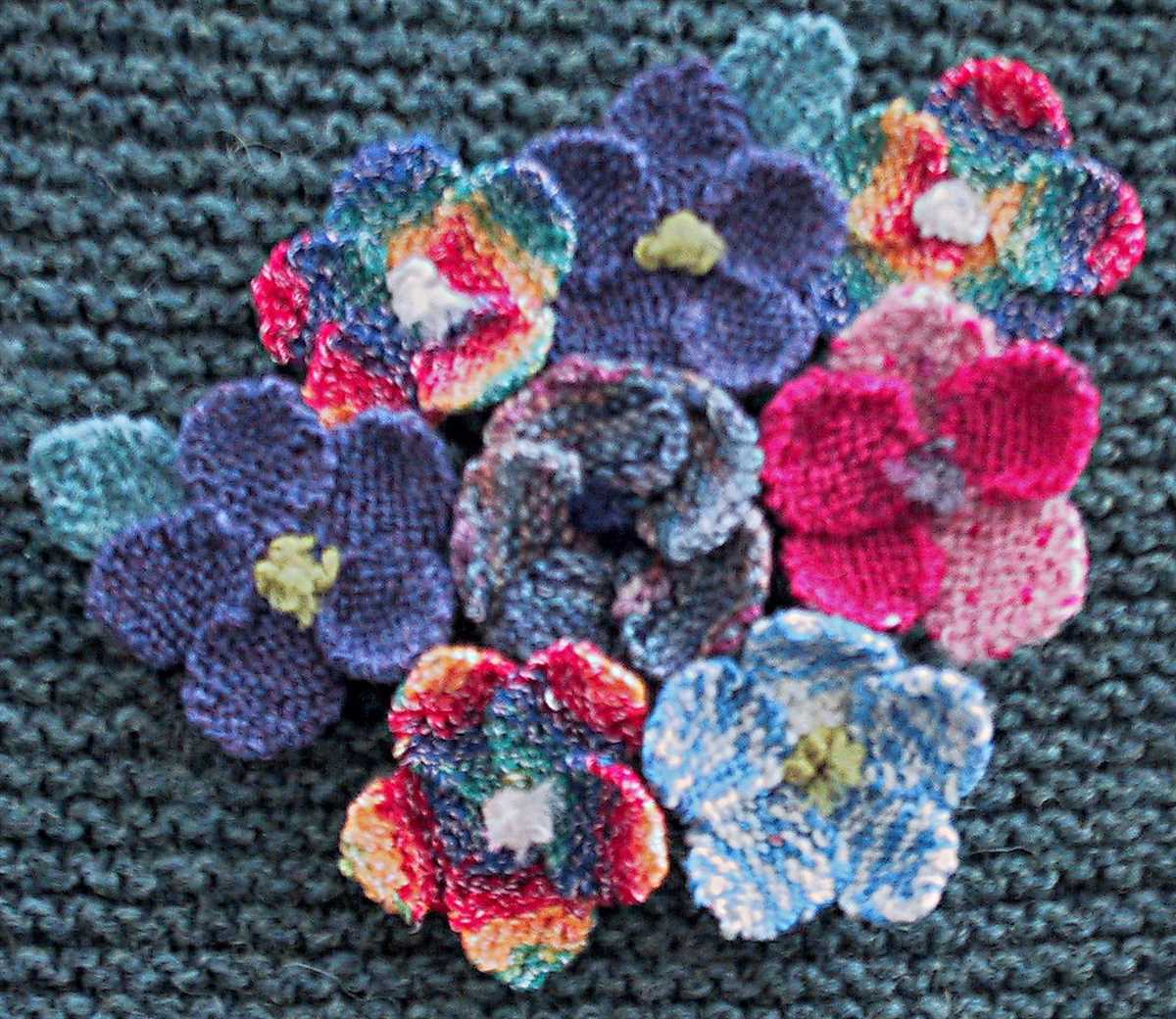 Free knitted flower patterns uk