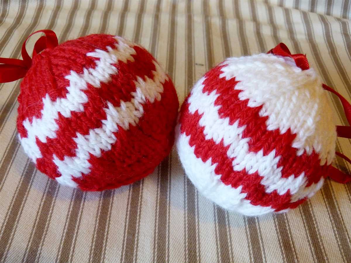 Bauble knitting pattern