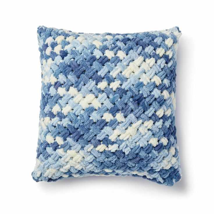 Bernat blanket yarn knit pillow pattern