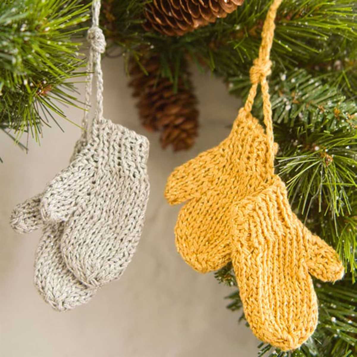 Knitted mitten christmas ornament pattern