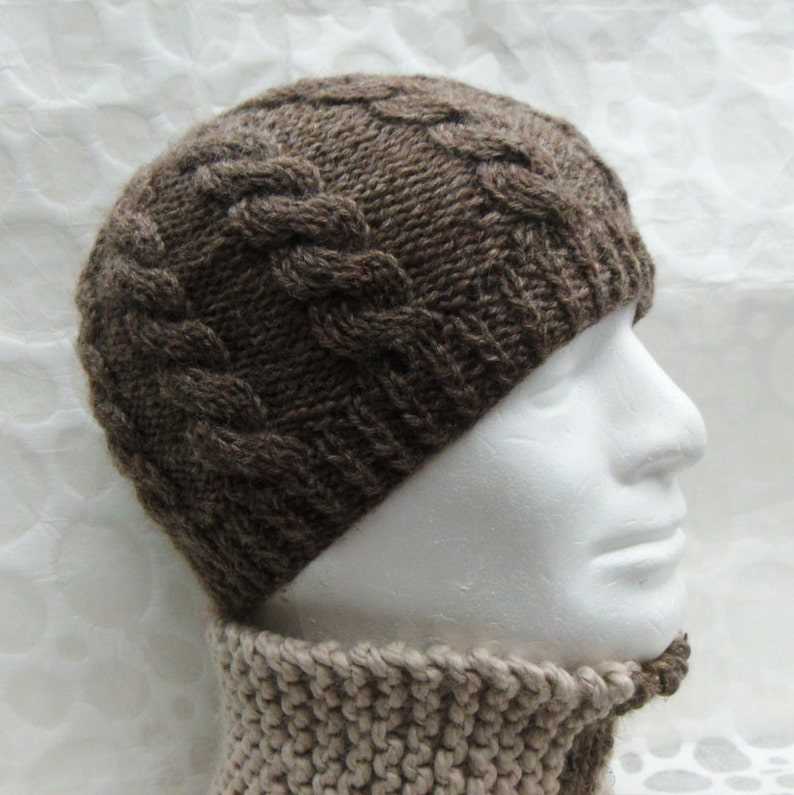 Aran cable hat knitting pattern