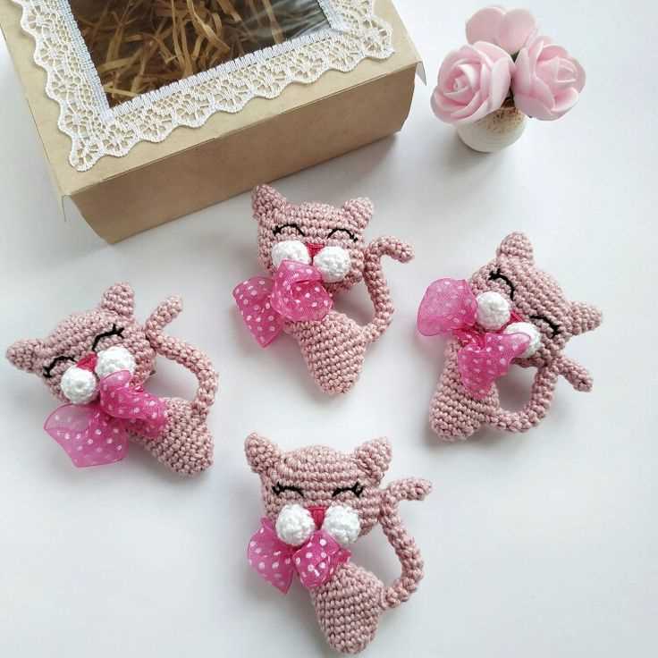 Knitted brooches patterns