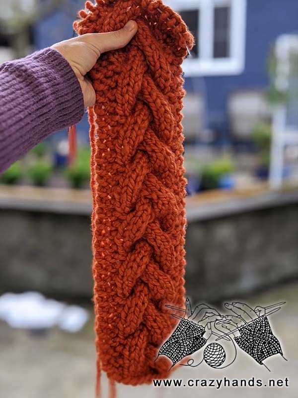 Free chunky cable knit headband pattern