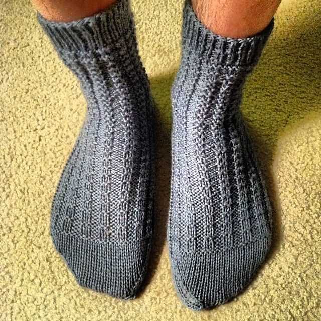 Men's ribbed socks knitting pattern