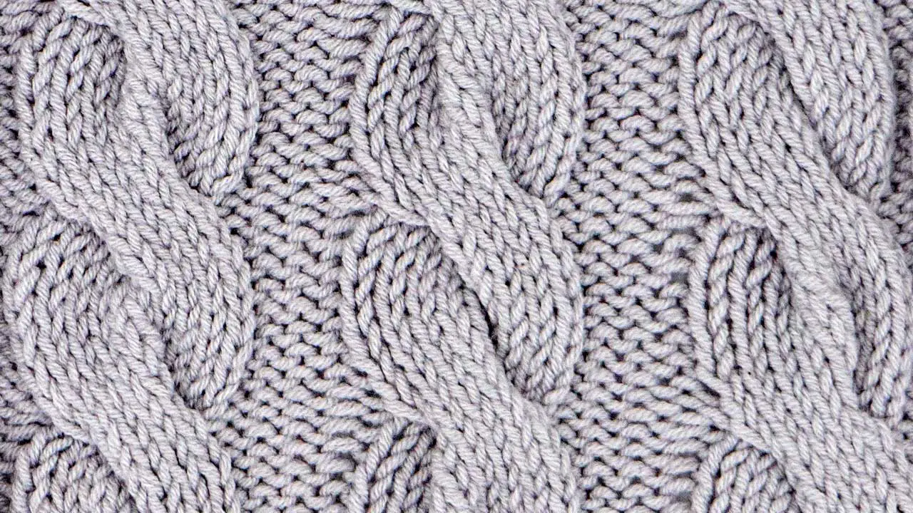 Cable pattern knit