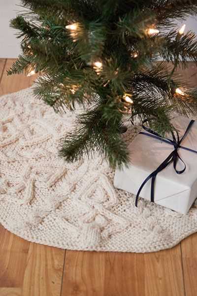 Cable knit christmas tree skirt pattern