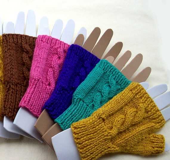 Cable knit fingerless gloves pattern