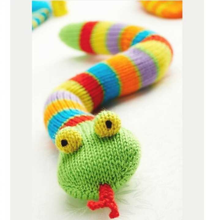 Knitted snake pattern