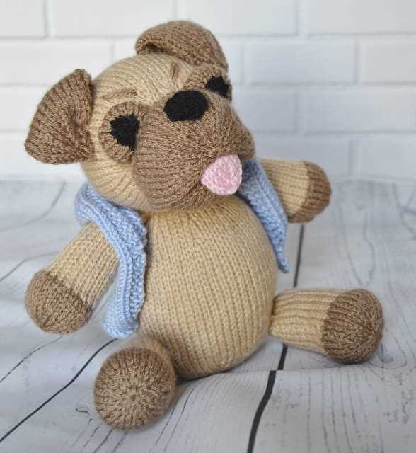 Knitted dog patterns toy