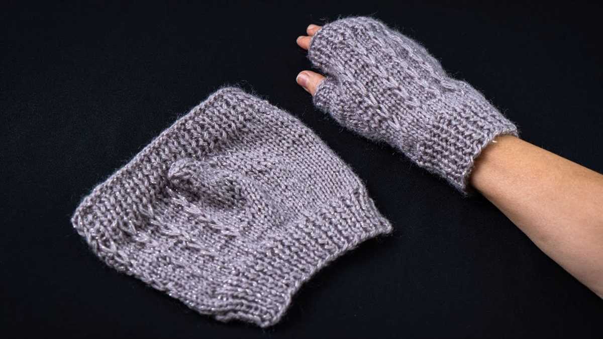 Cat mittens knitting pattern