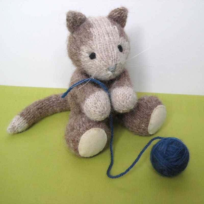 Cat toy knitting pattern