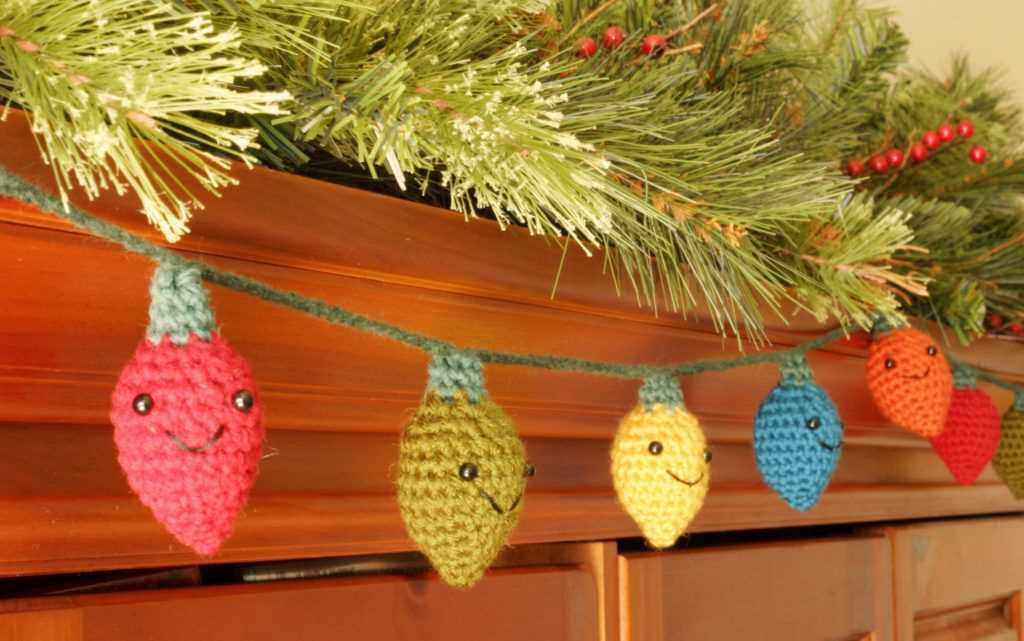 Christmas garland knitting pattern