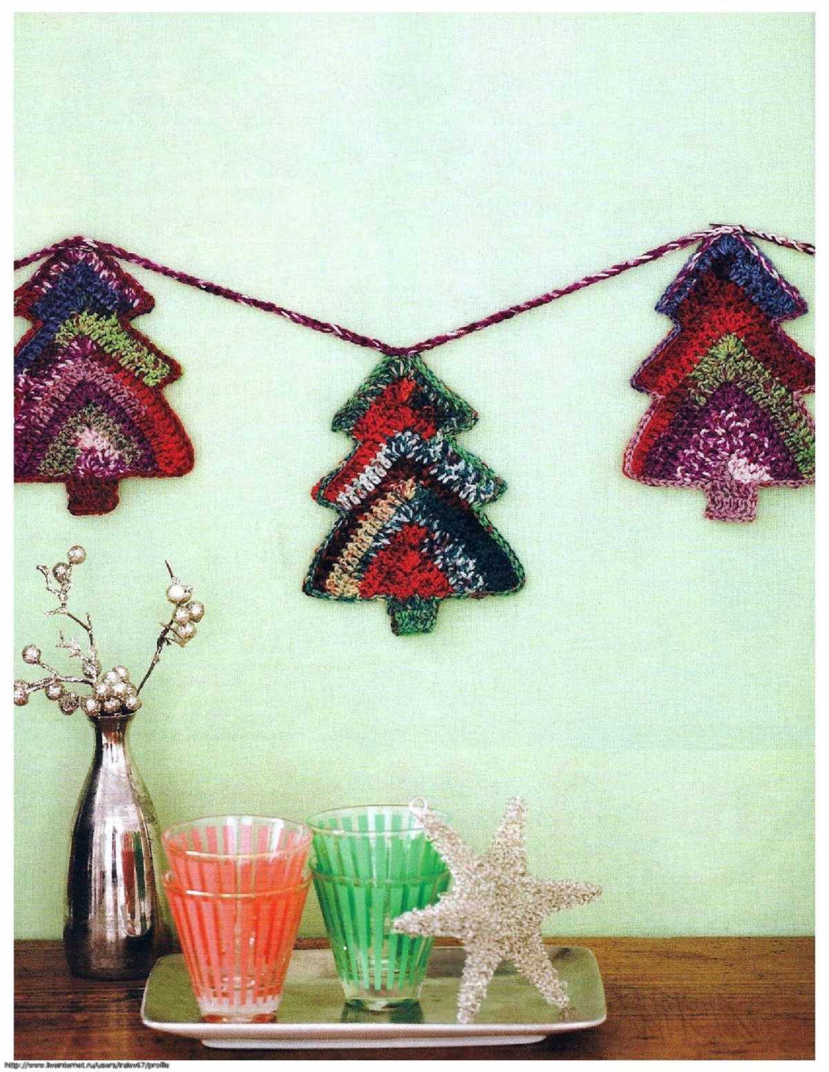 Christmas tree garland knitting pattern