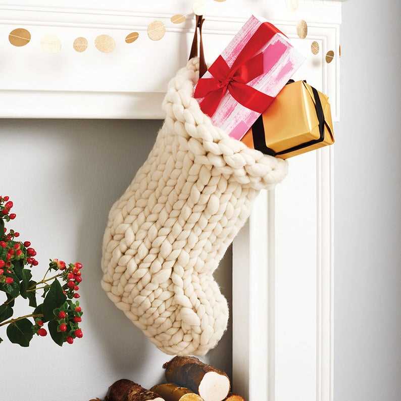 Chunky cable knit christmas stocking pattern