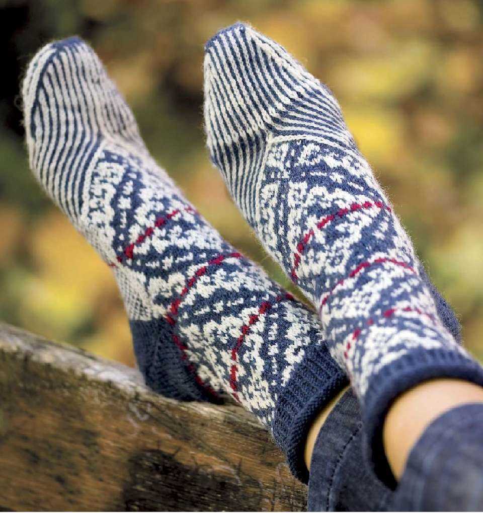 Classic socks knitting pattern