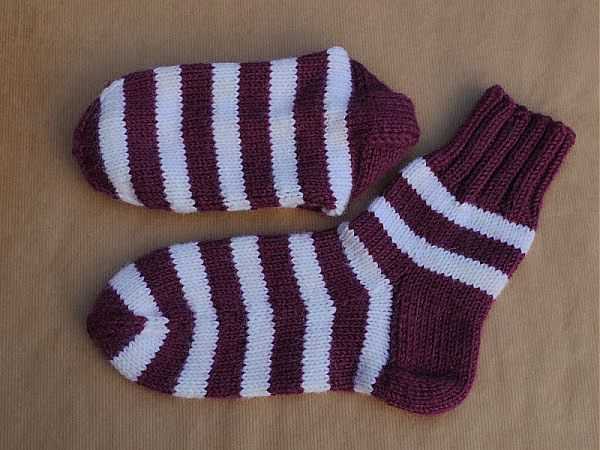 Classic socks knitting pattern